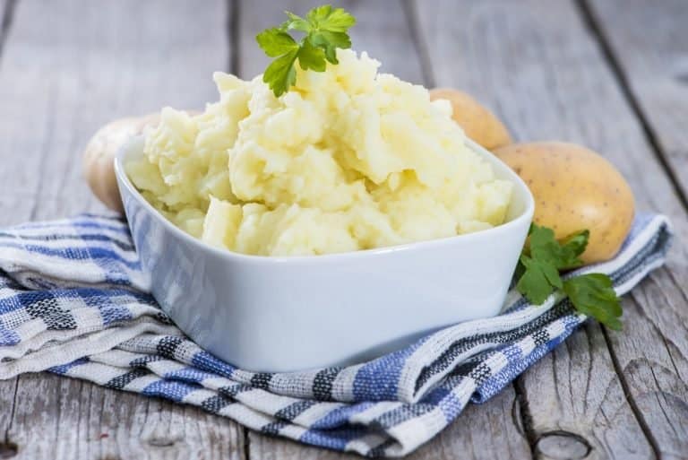 6 Best Potato Flour Substitutes - Substitute Cooking