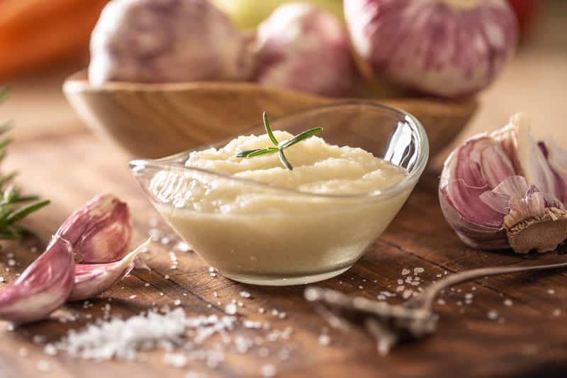 10 Best Substitutes for Garlic Paste